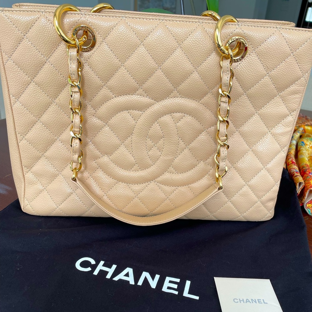 CHANEL Grand Shopper